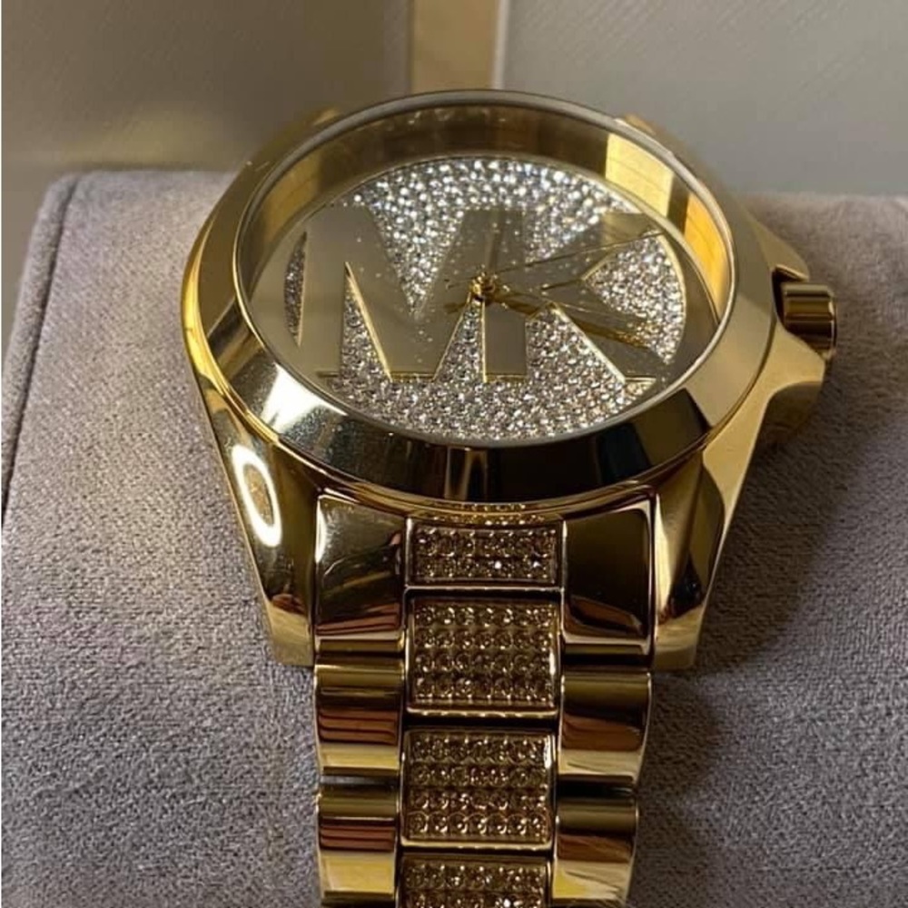 MK6487 - Michael Kors Women’s Bradshaw Gold-Tone Watch - Picture 4 of 13